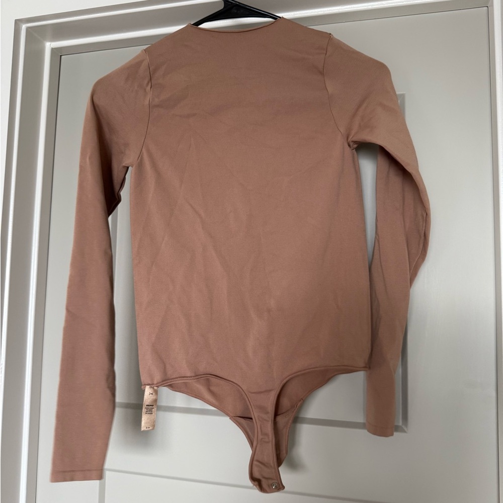 SKIMS Women's Tan Long Sleeve Bodysuit